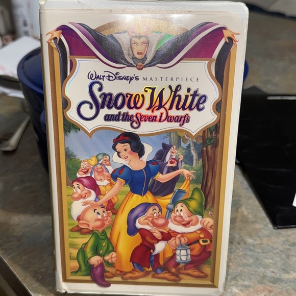 Walt Disney RARE Masterpiece Collection Snow White  VHS tape‎ Not Tested - Picture 1 of 6